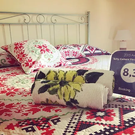 Terry, Camera Vacanze