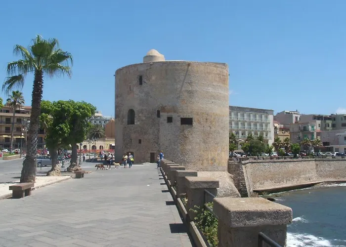 阿尔盖罗特里-卡梅拉假日旅馆 3*